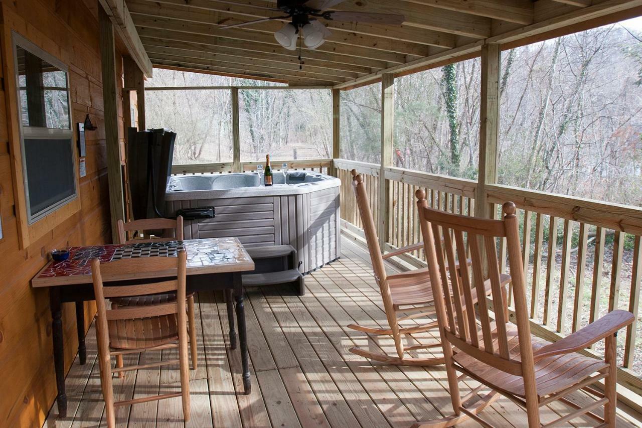 Pine Gables Cabins Villa Lake Lure Exterior photo