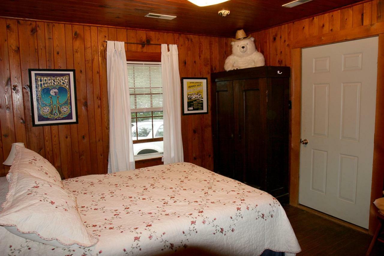 Pine Gables Cabins Villa Lake Lure Exterior photo