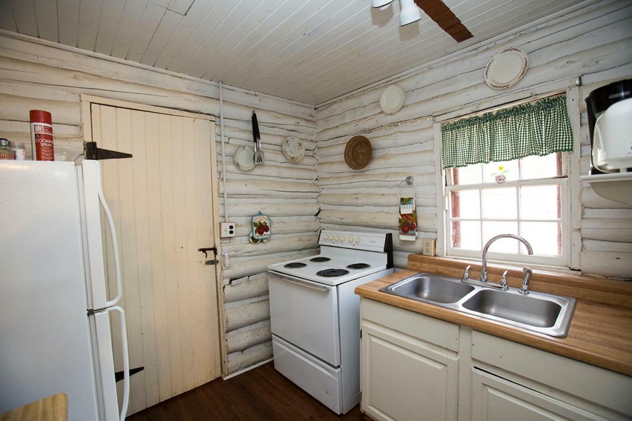 Pine Gables Cabins Villa Lake Lure Exterior photo