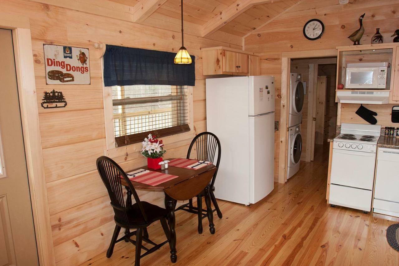 Pine Gables Cabins Villa Lake Lure Exterior photo